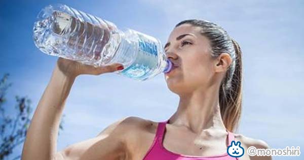 【※トリビア】『水を飲むことで病気のリスクが軽減する！？』水を毎日２リットル飲むだけで体に１５の驚きの変化が・・・！？